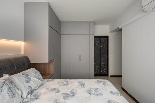 Modern Bedroom at 802A Keat Hong Close