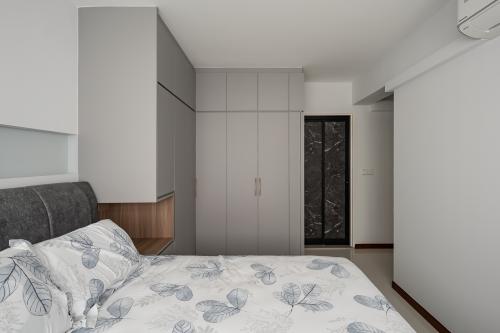 Modern Bedroom at 802A Keat Hong Close
