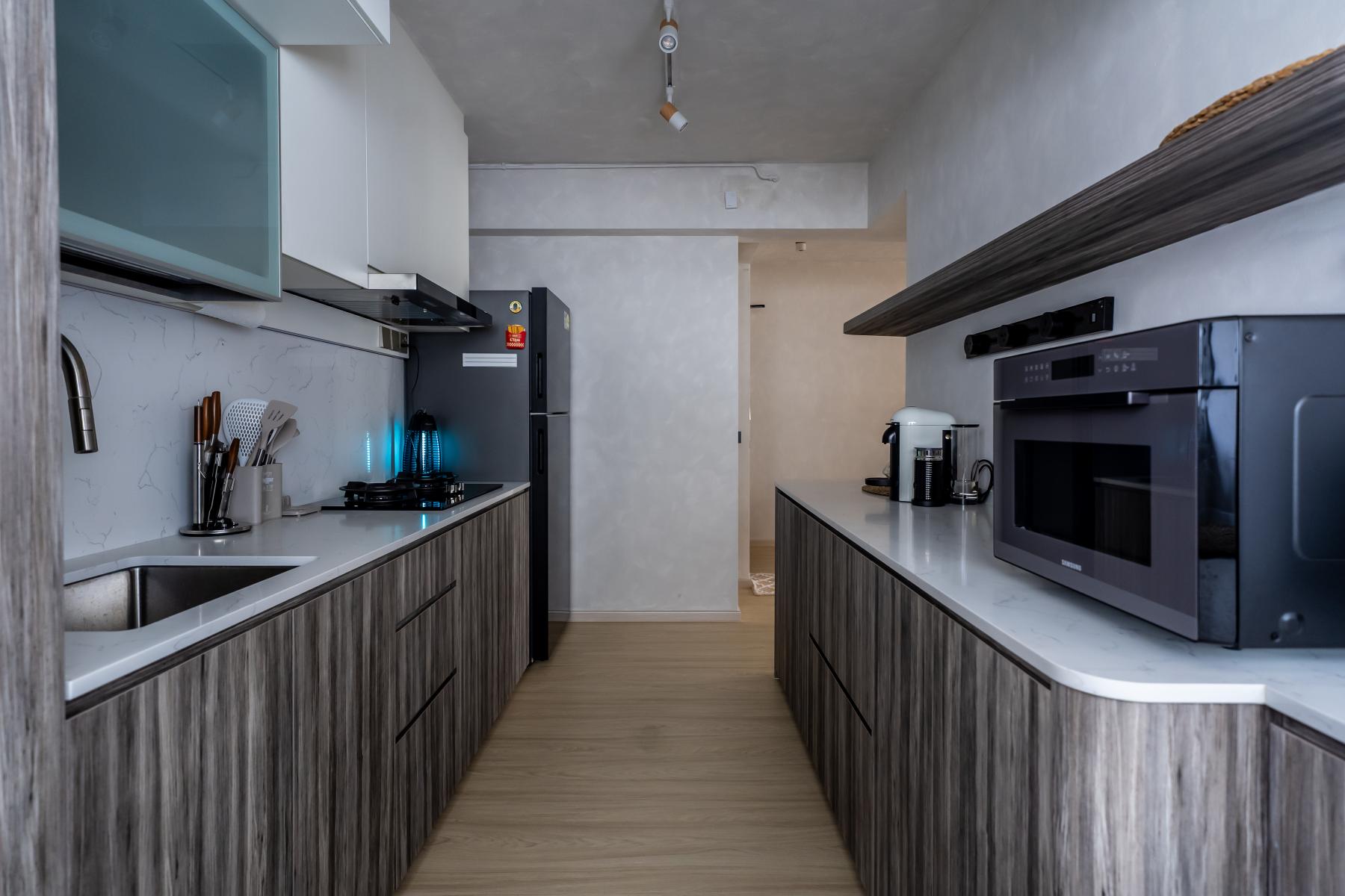 Scandinavian Kitchen with Countertop and Open Kitchen