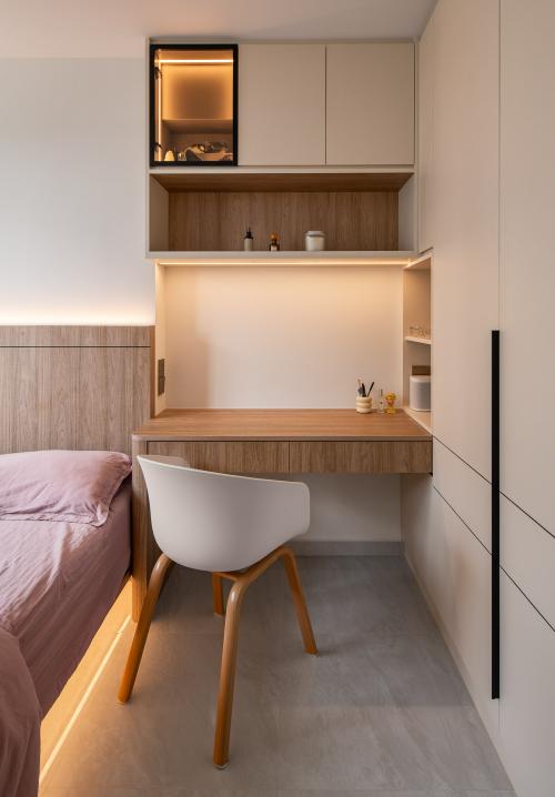 Contemporary Bedroom at 446a bukit batok
