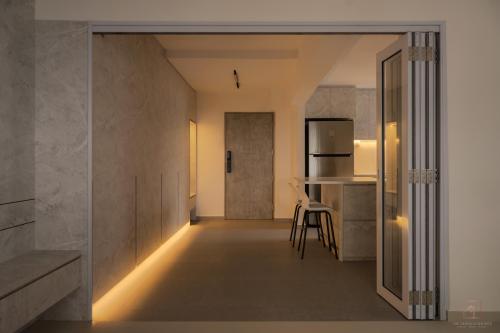 Contemporary Living Room at 547 Jurong West St 42