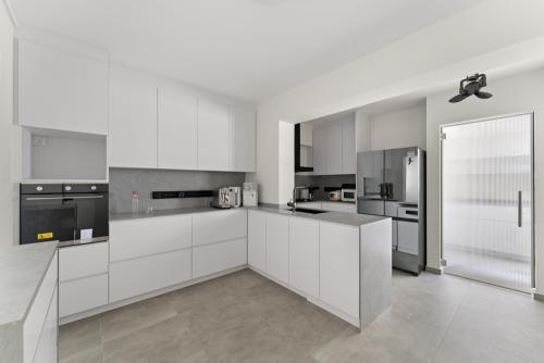 Minimalist Kitchen at Jalan Tenaga
