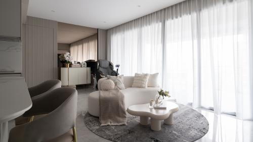 Contemporary Kitchen at Ascentia Sky II