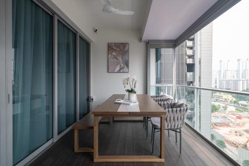 Contemporary Foyer at Ascentia Sky II