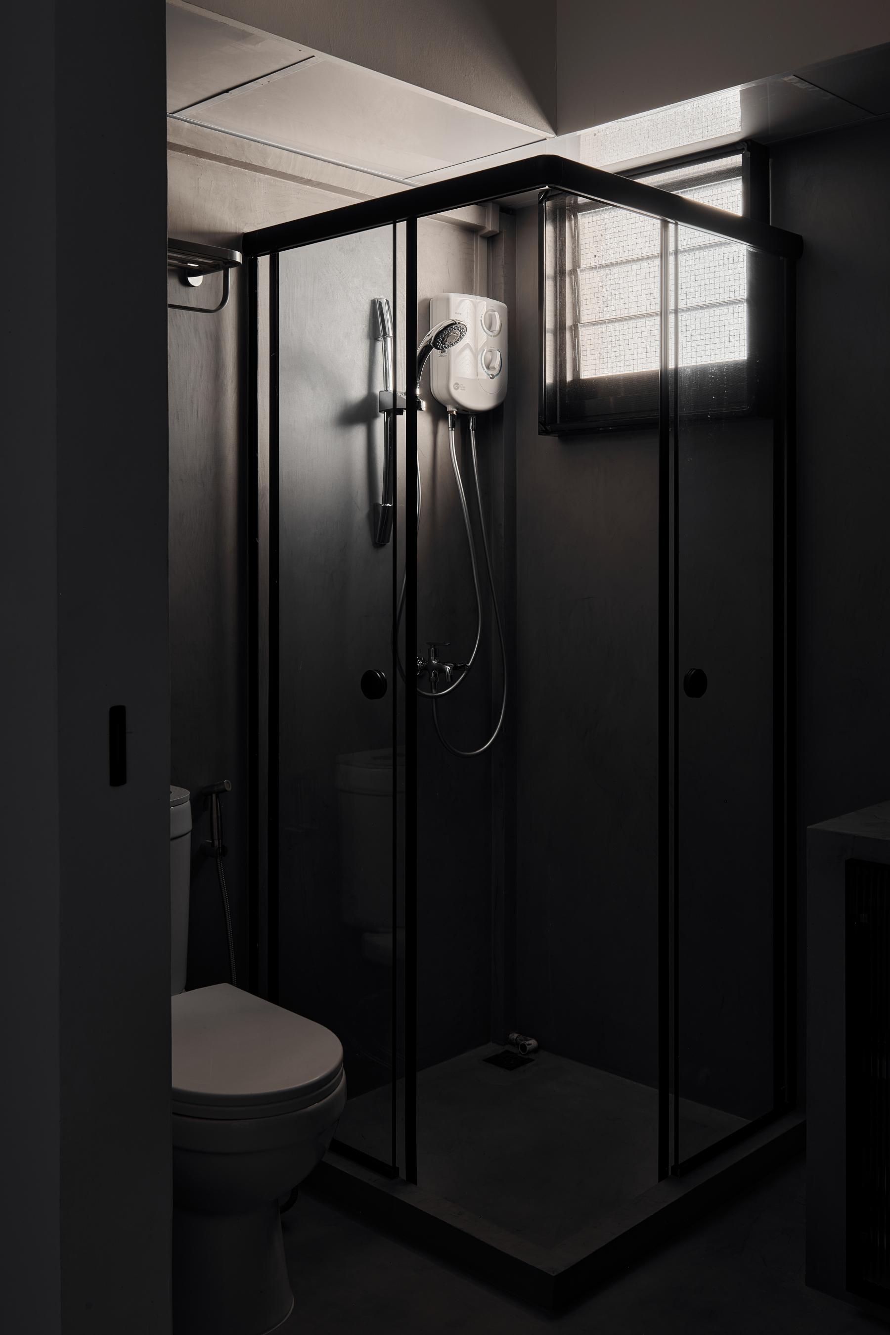 Industrial Bathroom with Showers and Mixer Shower