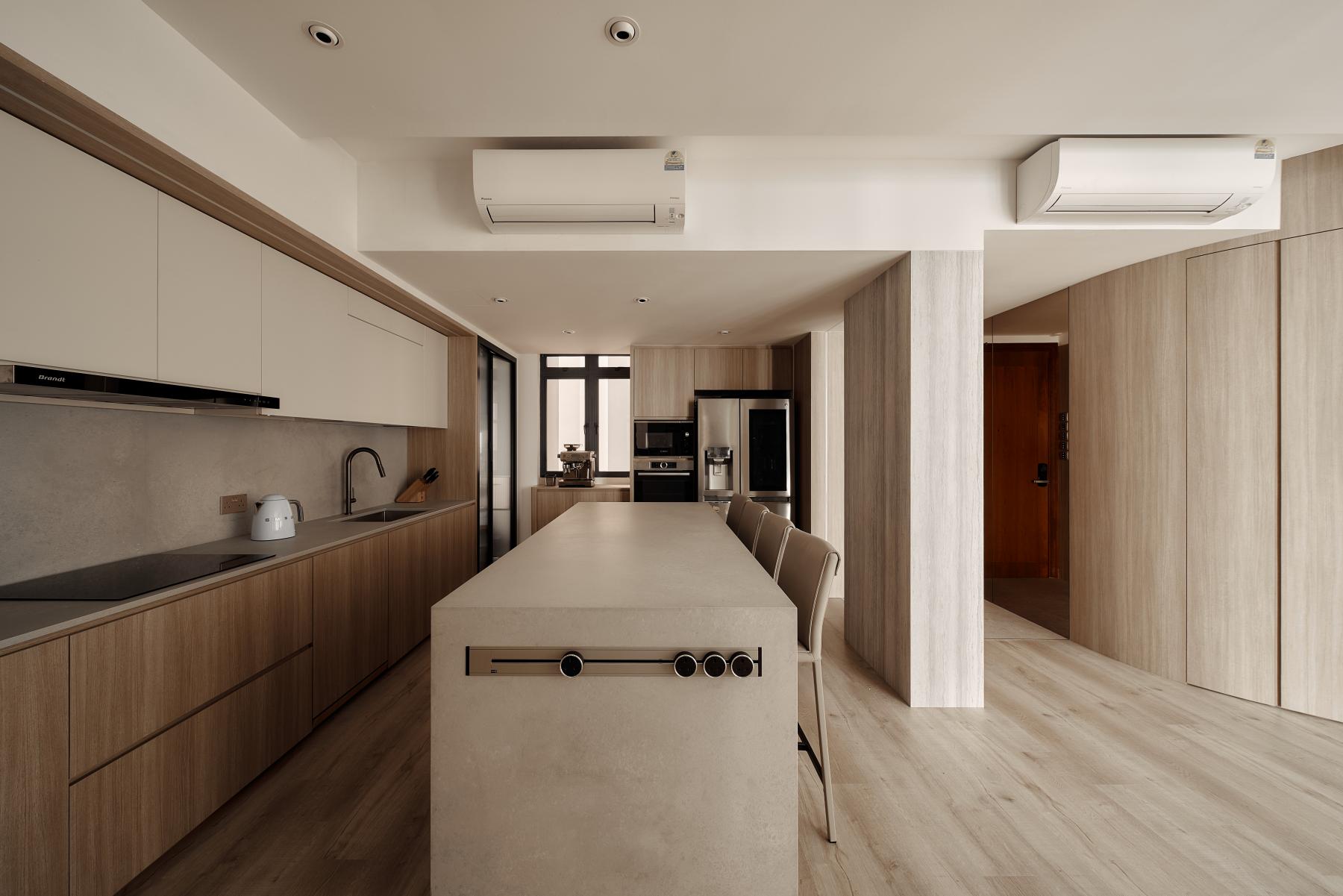 Modern Kitchen with Countertop and Wood Flooring