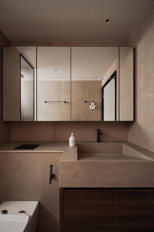 Modern Bathroom at East Meadows