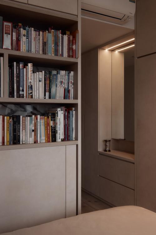 Modern Bedroom at East Meadows