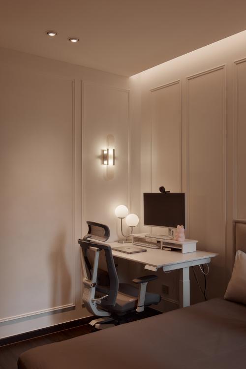 Modern Bedroom at East Meadows