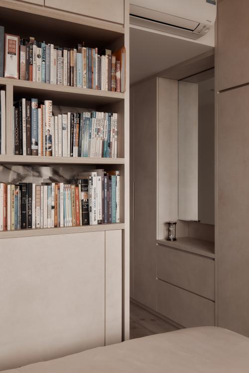 Modern Bedroom at East Meadows