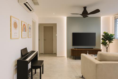 Scandinavian Living Room at 870 Tampines