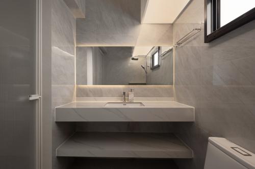 Scandinavian Bathroom at compassvale bow
