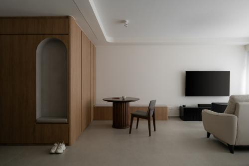 Modern Living Room at northshore drive