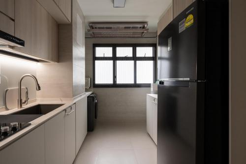 Minimalist Kitchen at Tampines Greengem