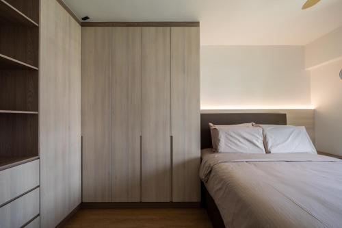 Minimalist Bedroom at Tampines Greengem