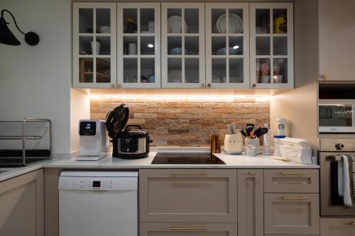 Contemporary Kitchen at 128 Hillview