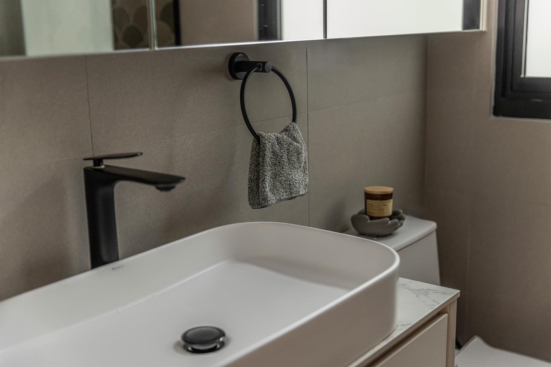 Scandinavian Bathroom with Countertop and Vinyl Flooring