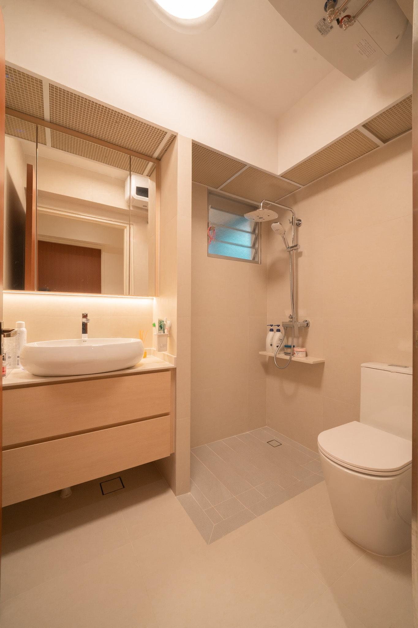 Minimalist Bathroom with Mosaic and Rainshower