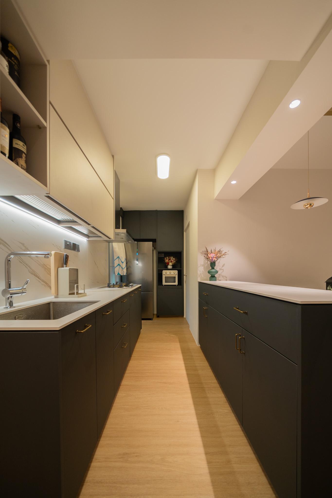 Minimalist Kitchen with Countertop and Kitchen Island