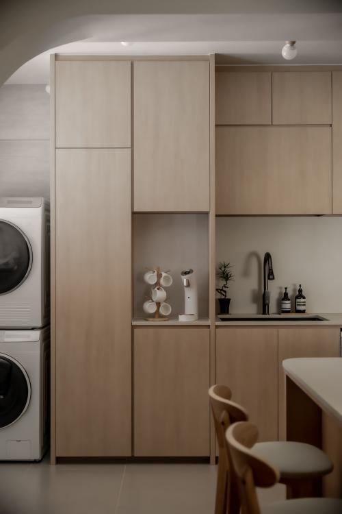 Modern Kitchen at Tampines HDB BTO