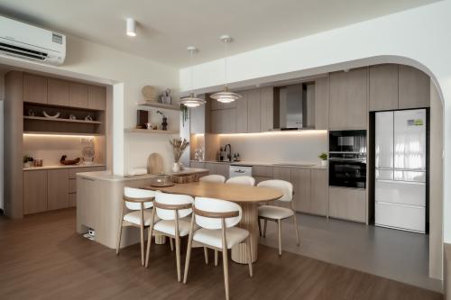 Modern Dining Room at Tampines HDB BTO