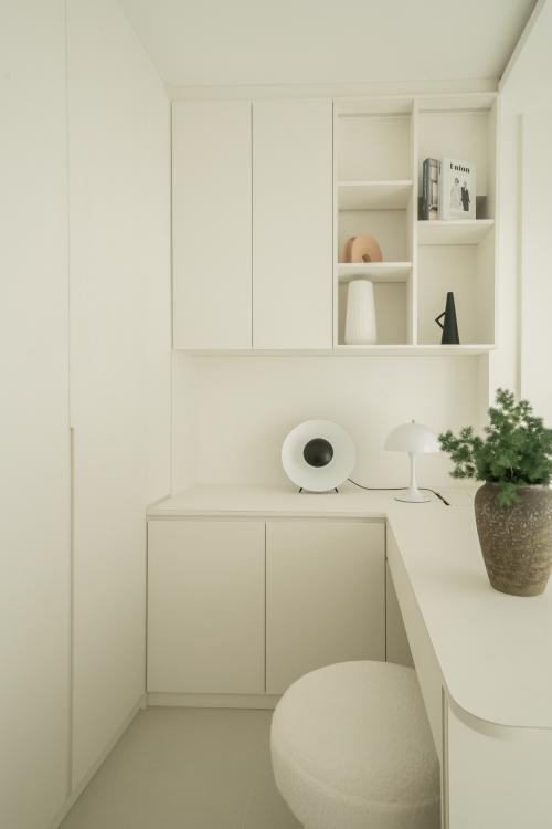 Minimalist Bedroom at Tampines Green Gem