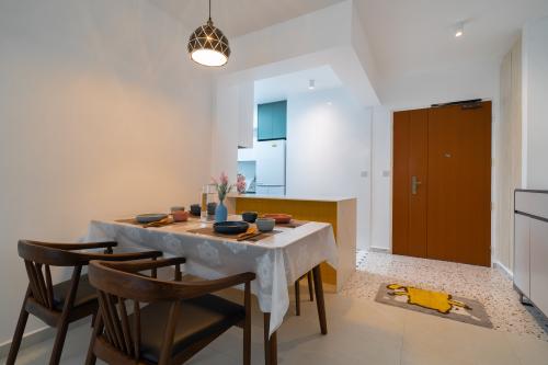 Minimalist Dining Room at Fernvale Link
