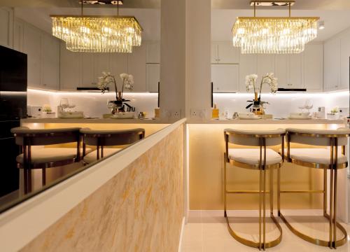 Modern Home Bar at Dakota Breeze