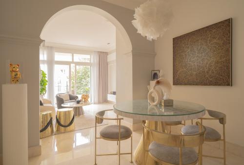 Vintage Dining Room at Taipan Regency