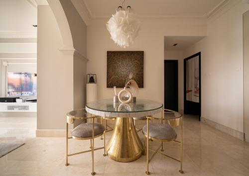 Vintage Dining Room at Taipan Regency