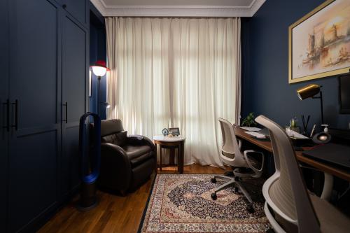 Vintage Study at Taipan Regency