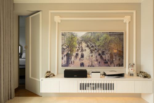 Vintage Living Room at Taipan Regency
