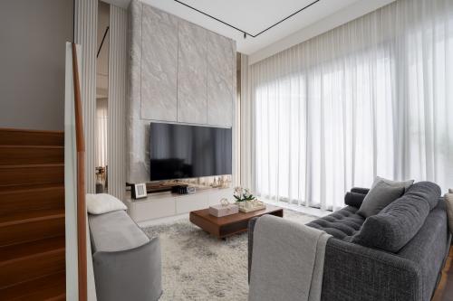 Modern Foyer at Chancery