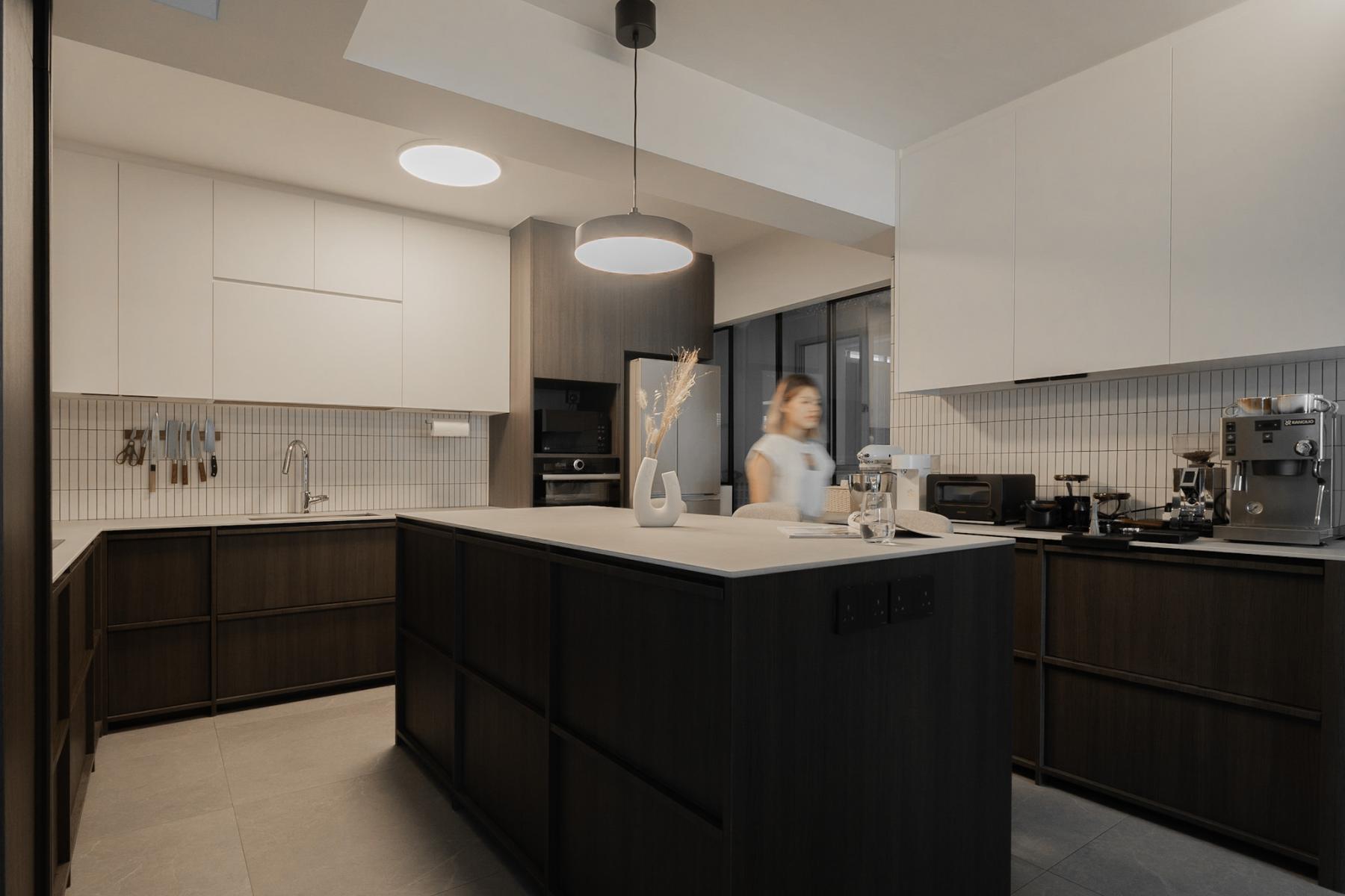 Modern Dining Room with Kitchen Island and Dining Table
