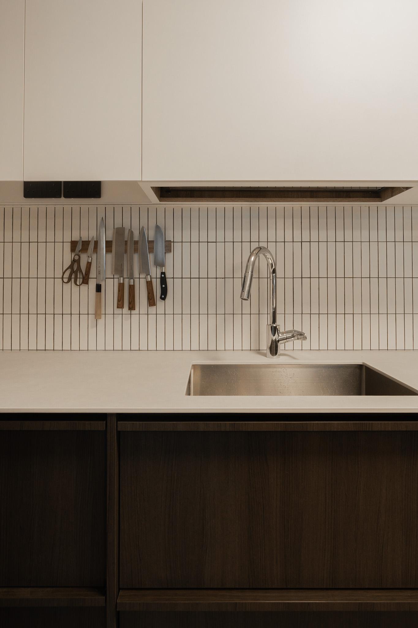 Modern Kitchen with Countertop and Mosaic