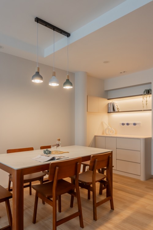 Contemporary Dining Room at 441B Fernvale Road