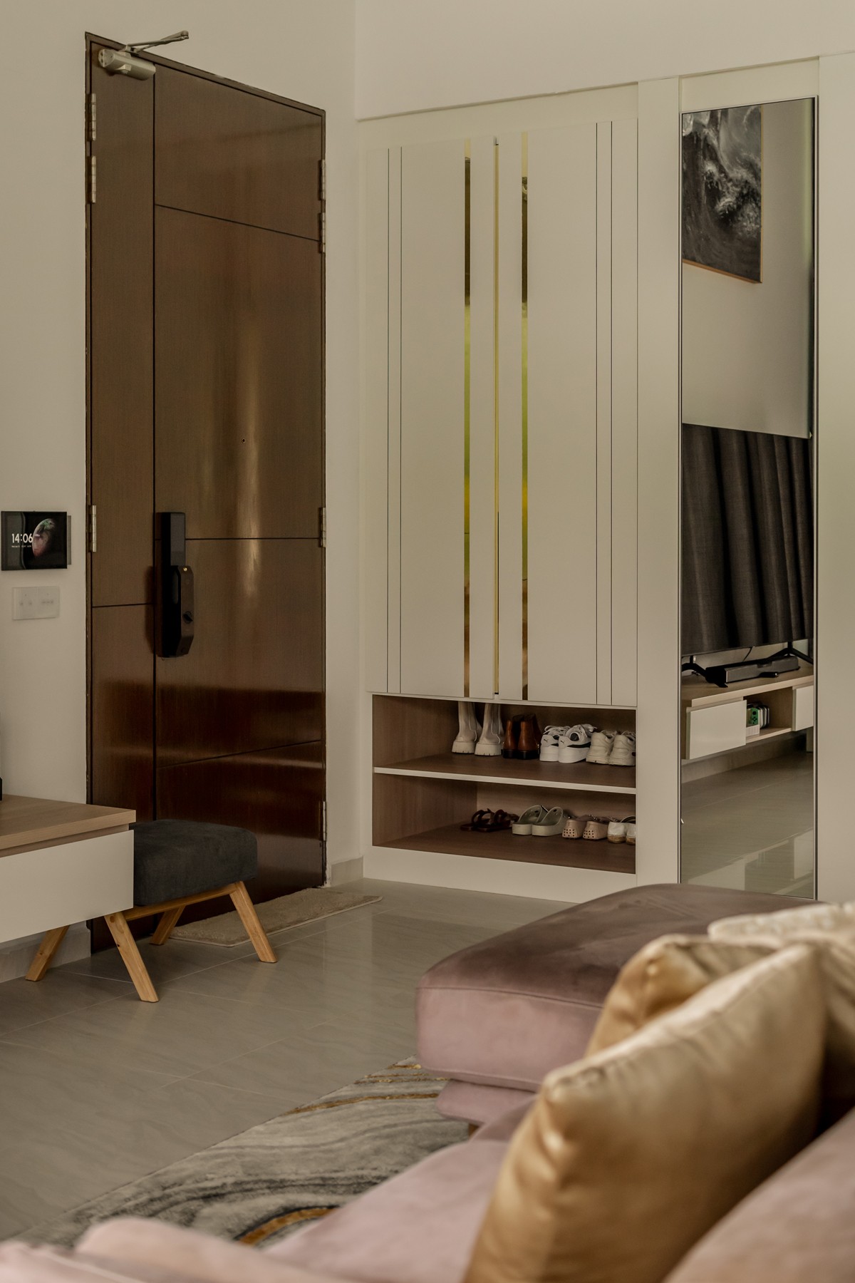 Contemporary Living Room with Mirror and Carpet