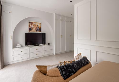 Contemporary Bedroom at 67 elias terrace