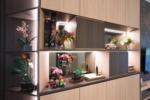 Modern Home Bar at Royal Green