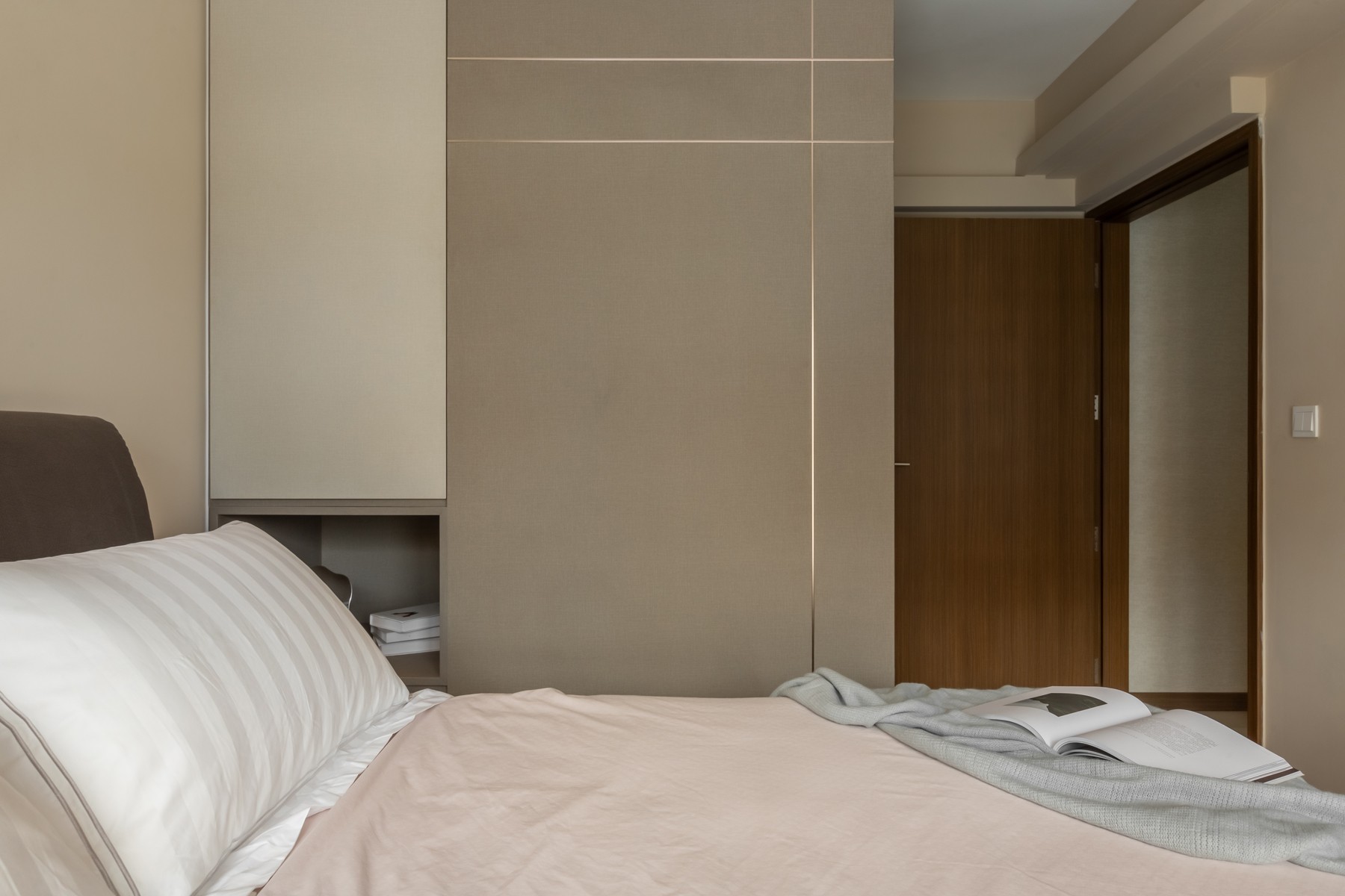 Contemporary Bedroom with Feature Wall and Wardrobe
