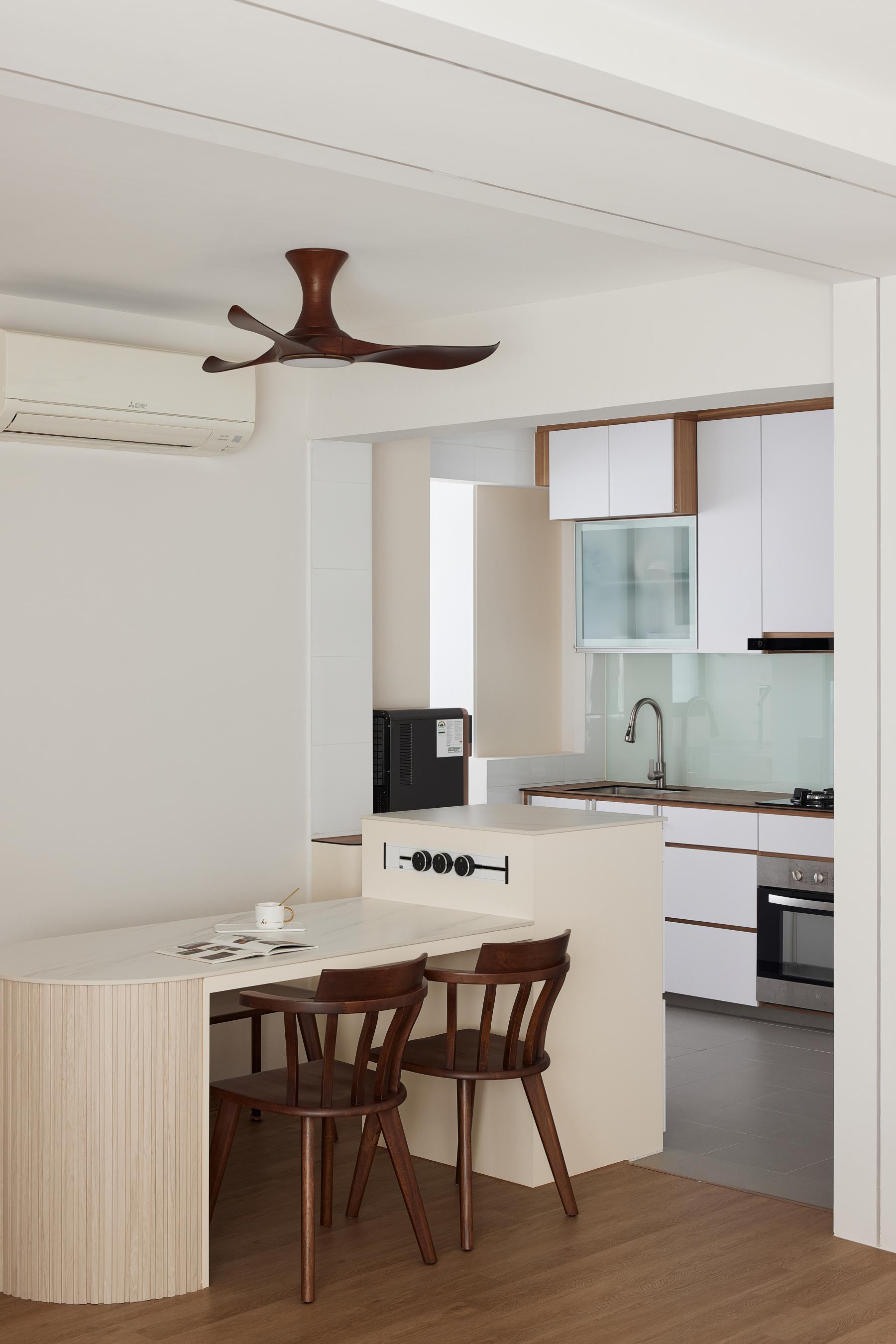 Modern Dining Room with Dining Table and Console Table