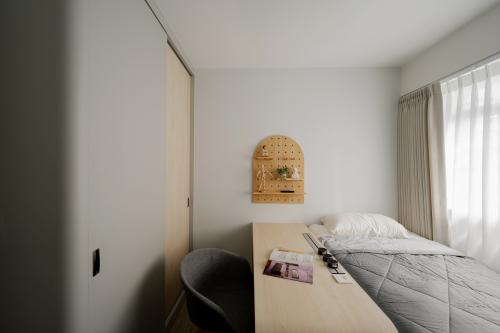 Modern Bedroom at Kallang Breeze