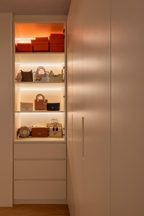 Minimalist Walk-in Wardrobe at 4-Room BTO @ Geylang