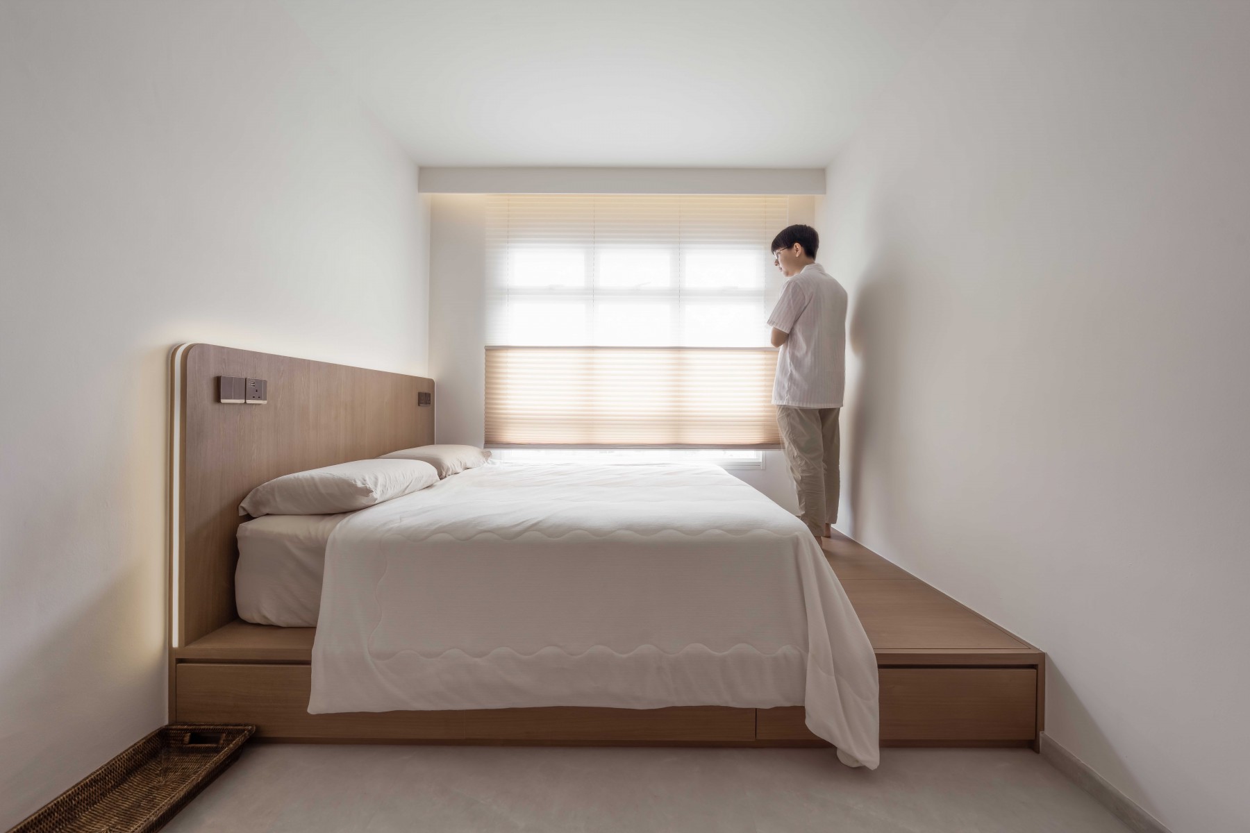 Modern Bedroom with Platform Bed and Queen Bed