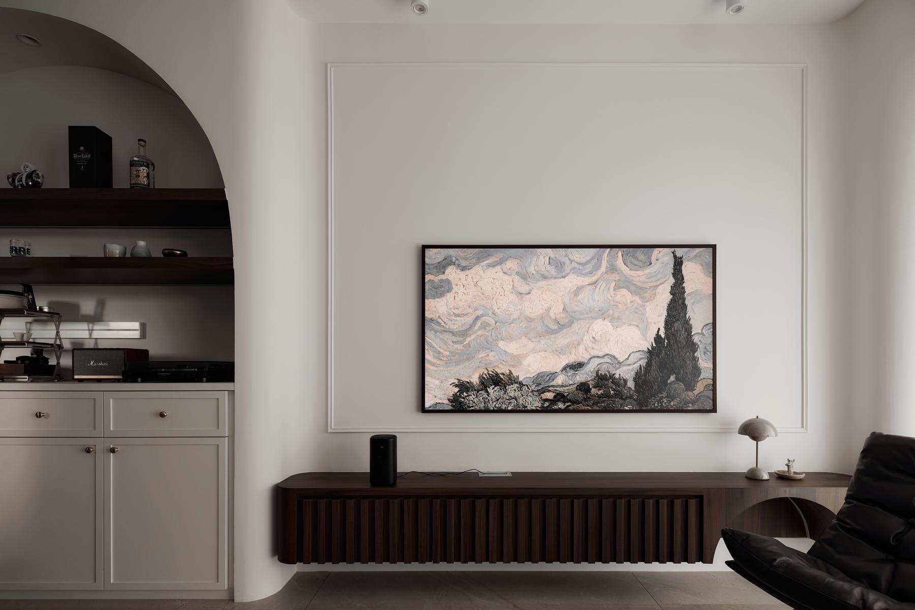 Vintage Living Room with Countertop and TV Console
