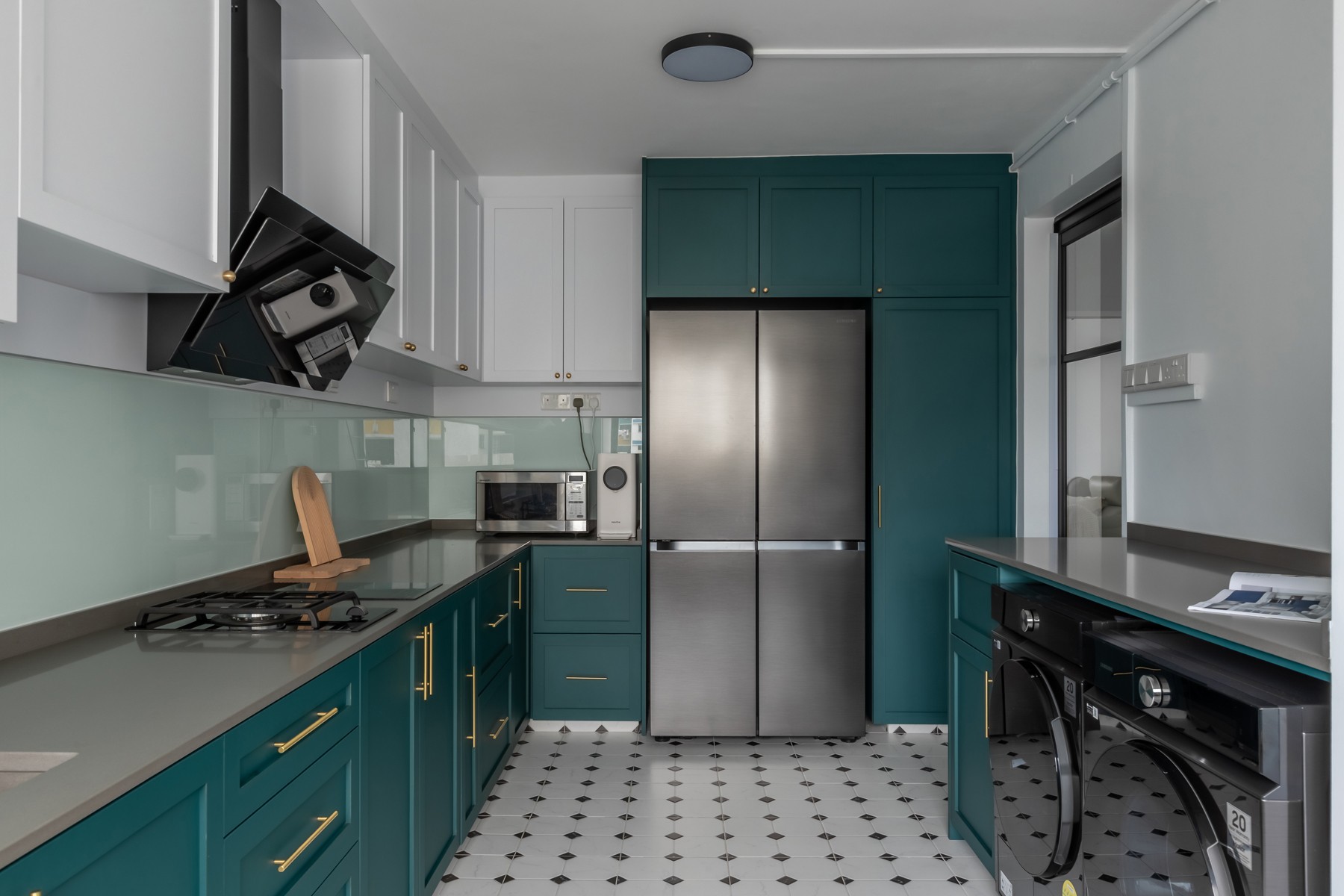 Modern Kitchen with Countertop and Homogeneous Tiles