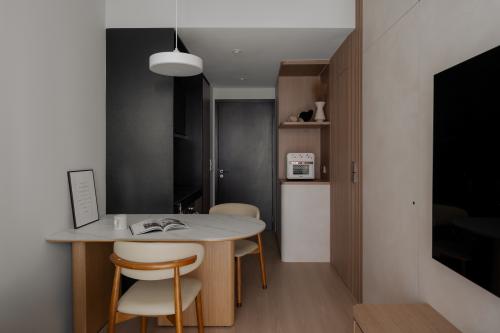 Modern Dining Room at RV Altitude