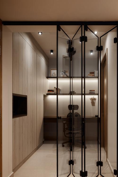 Scandinavian Office at Midwood