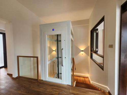 Modern Foyer at First Street
