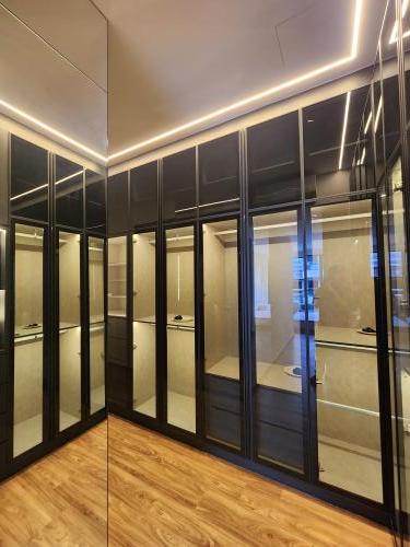 Modern Walk-in Wardrobe at First Street